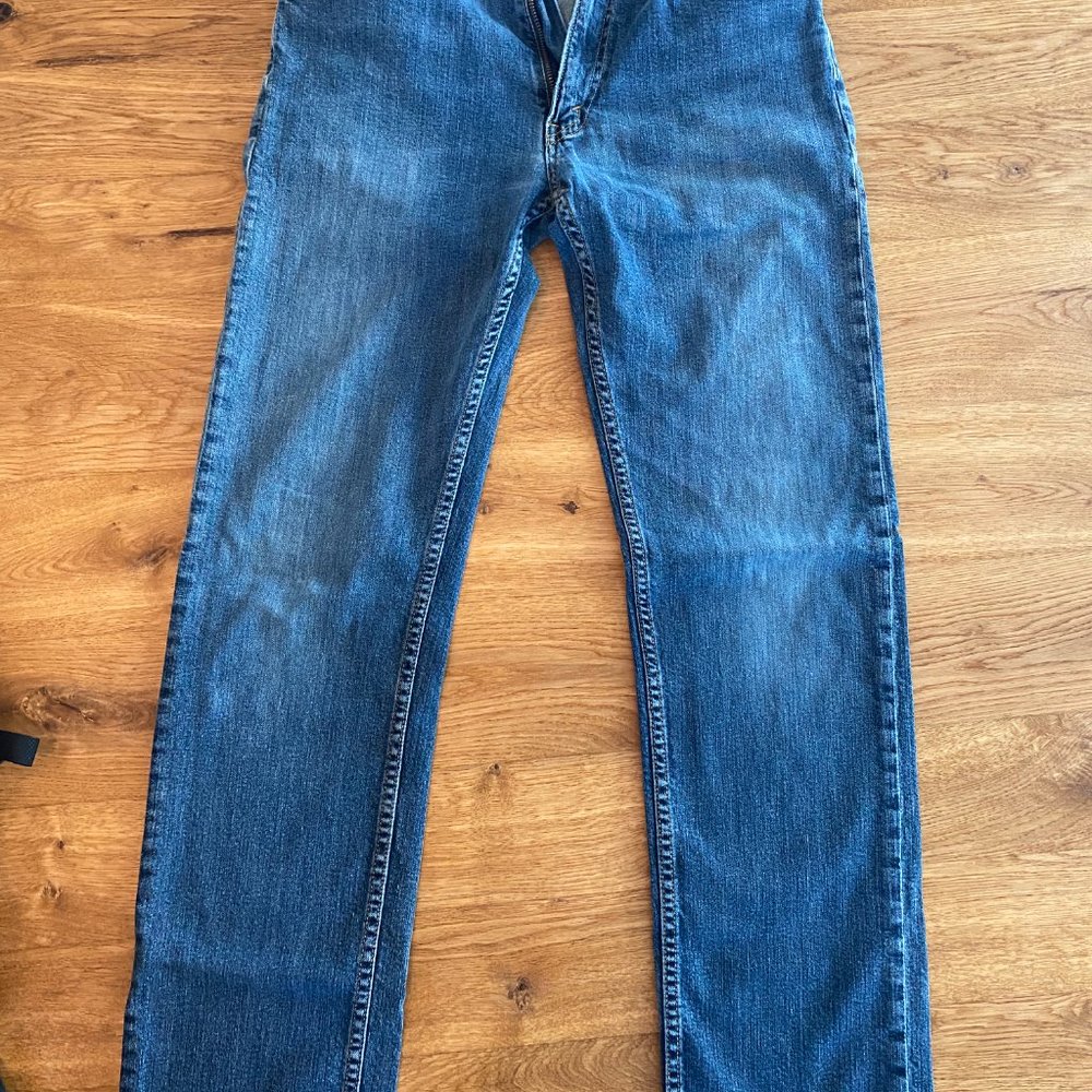 Levi's - Picture 2 of 5